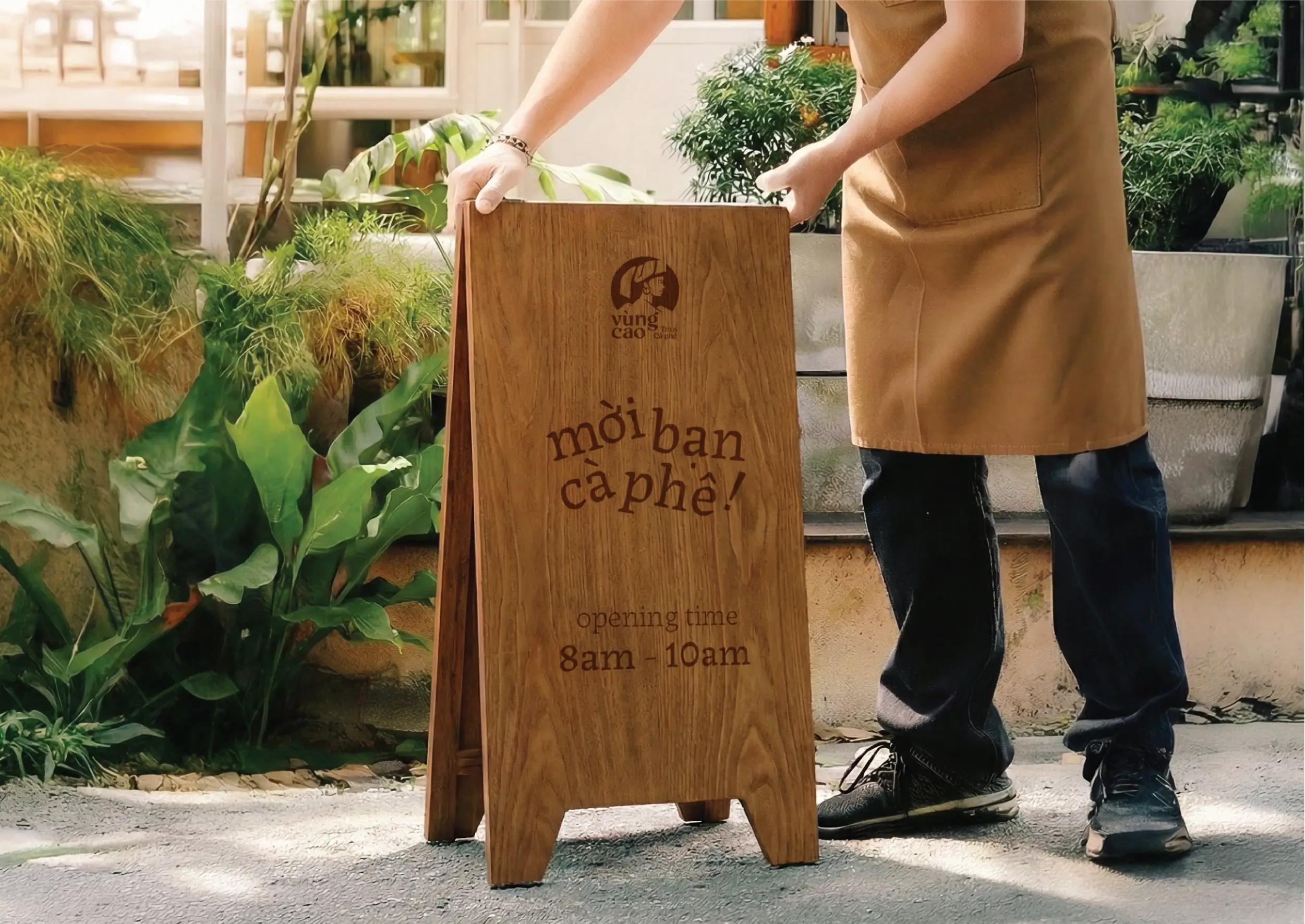 Thiết kế logo và nhận diện thương hiệu Vùng Cao Trà & Cà Phê do Guru Design thực hiện, thiết kế biển chữ A